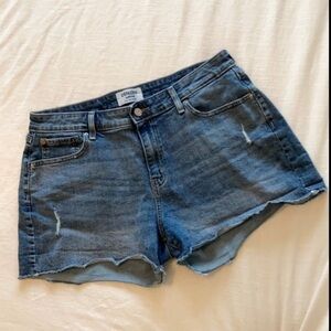 Levi’s Denizen high waisted denim jean shorts